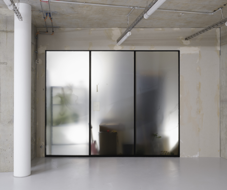 Tolia Astakhishvili, With and Without Light, 2023, vue de l'exposition "Living Spaces", Galerie Molitor, Berlin, 2023. Photo : Marjorie Brunet Plaza. Courtesy de l'artiste.
