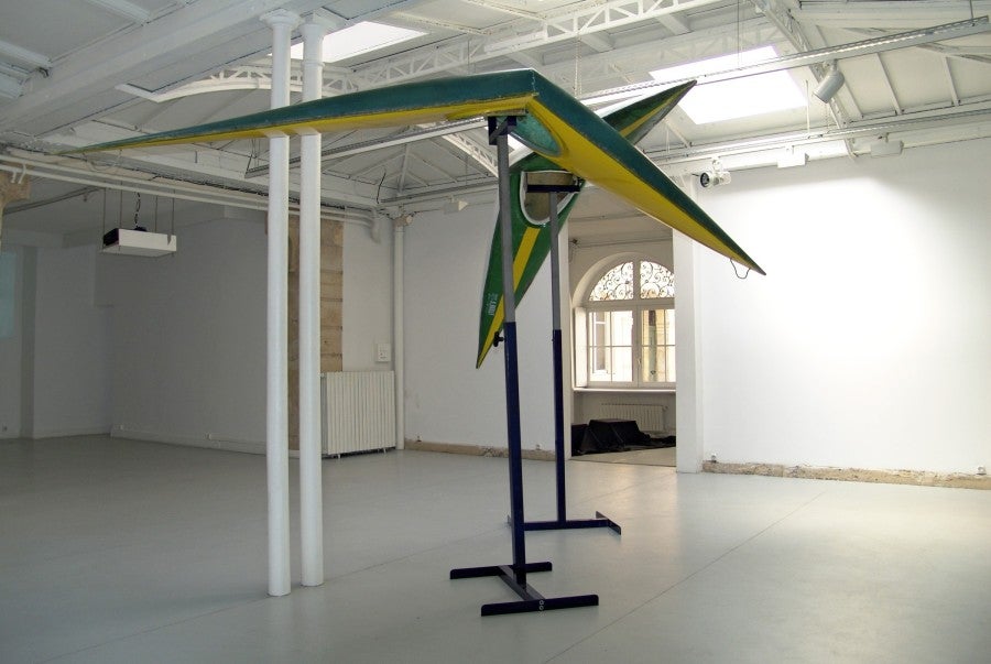 Jean-Claude Ruggirello, <i>Toi nuage passe devant</i>, 2006, metal and resin. Exhibition view at gallery Claudine Papillon, Paris, 2006. Courtesy and photo of the artist.
