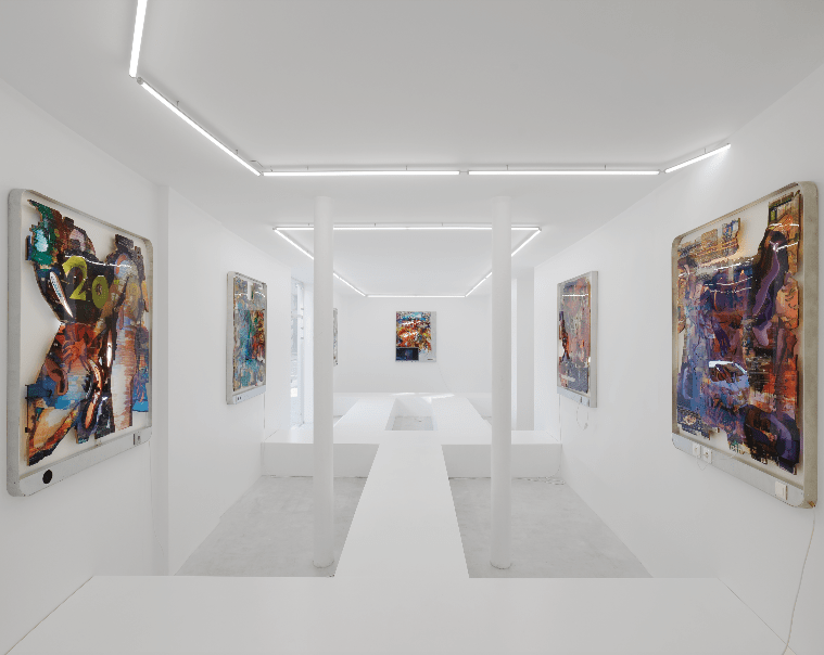 Exhibition view of Neïl Beloufa: Content Wise, Galerie Balice Hertling, 2017. Photo: Aurélien Mole.